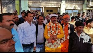 WhatsApp Image 2022 01 31 at 9.28.03 PM MLA Is Bigger Then Corona: विधायक के जन्मदिन का न्योता या कोरोना को न्योता, लगी भारी भीड़