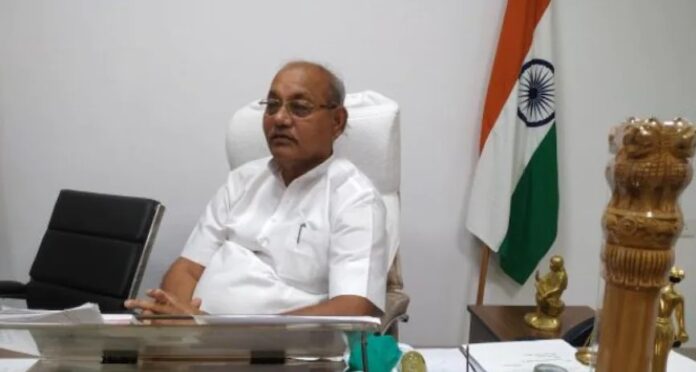 badwani news अपनी लकीर खींच रहे दादाभाई, सोच यही कि सदन की गरिमा और प्रतिष्ठा पर आंच न आने पाए...