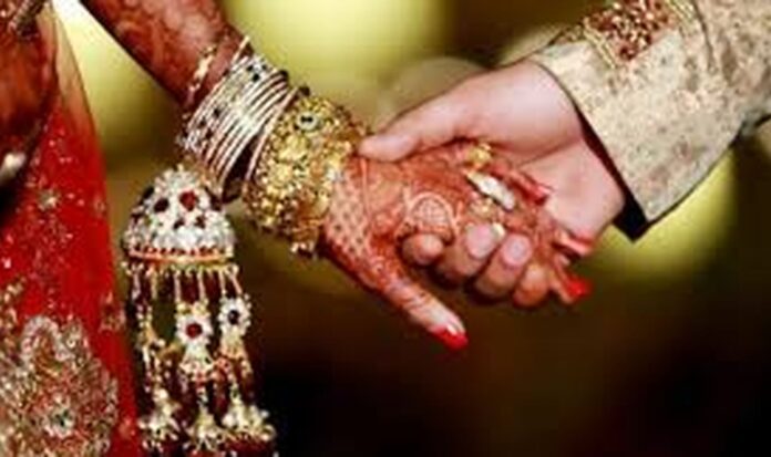 love_marriage Ratlam News: प्रेम विवाह बदला लातों धुंसो में,मामला पंहुचा थाने पर