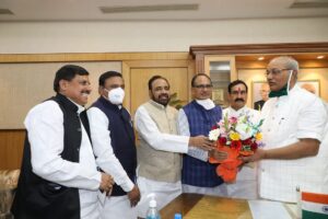 विधानसभा अध्यक्ष गिरीश गौतम विधानसभा अध्यक्ष गिरीश गौतम