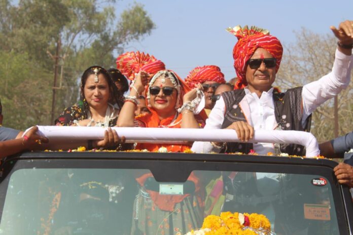 WhatsApp Image 2022-03-15 at 8.29.05 PM राजनीतिक बिसात बिछाने मामाओं के बीच मामी को लेकर झाबुआ पंहुचे शिवराज मामा