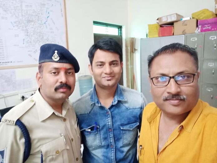 Chhatarpur News: साईबर सेल ने ठगी के सवा 2 लाख रुपए लौटाए
