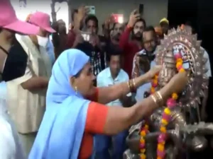 jyotiradiya scindia gwalior safaikarmi 1648301365