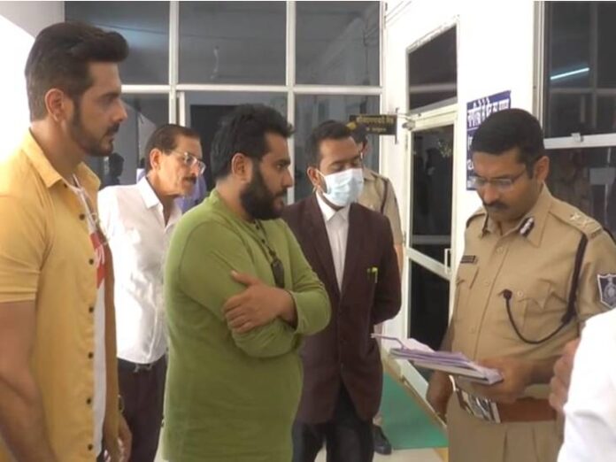 चाचा के बेटे ने बनवा ली दादा की फर्जी वसीयत