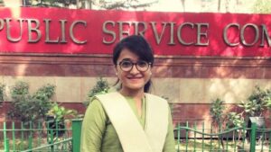 WhatsApp Image 2022 04 02 at 7.44.52 PM 1 Kissa-A-IAS: From Slum To An IAS: Story Of A Divyang Girl: झुग्गी से निकलकर ऐसे IAS बनी यह लड़की