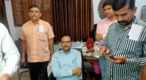 WhatsApp Image 2022 04 23 at 10.04.35 PM IAS Arrested for Taking Bribe : 5 लाख की रिश्वत लेते IAS को भ्रष्टाचार निरोधक ब्यूरो ने पकड़ा