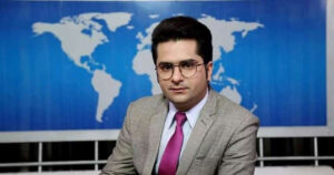 TV Anchor: टीवी एंकर जो अब सड़क पर खाना बेचने को मजबूर  