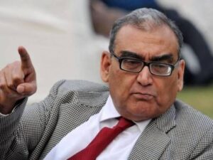 markandey katju Jhuth Bole Kauva Kaate: गोबर के लपेटे में अखिलेश, हेराल्ड में सोनिया-राहुल