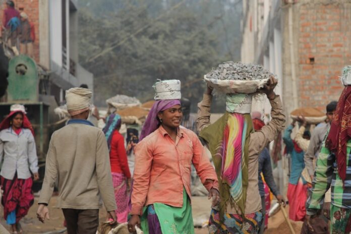 निर्माण श्रमिकों व उनके परिजनों को अच्छा खेलने पर मिलेंगे 50 हजार