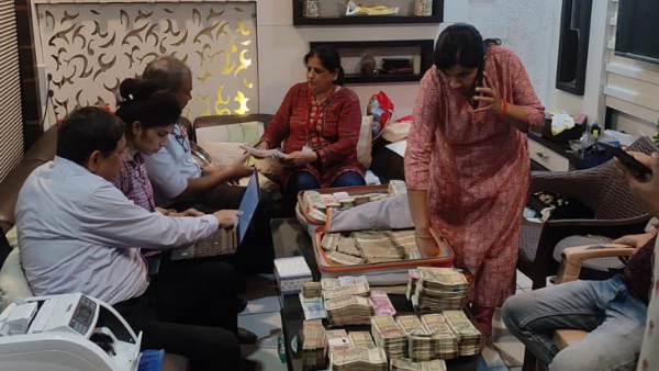 whatsappimage2022-08-04at12-38-50am-1659554835 भ्रष्ट बाबू नहीं रखता था बैंक में पैसा