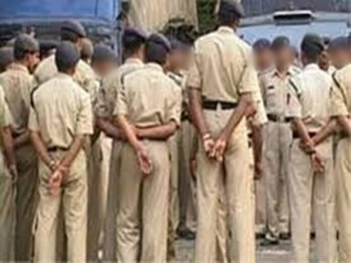 होमगार्ड को अब तीन साल में मिलेगी दो माह की छुट्टी 34 माह कॉल आउट ड्यूटी होमगार्ड को अब तीन साल में मिलेगी दो माह की छुट्टी 34 माह कॉल आउट ड्यूटी