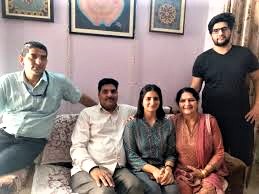 WhatsApp Image 2022 09 10 at 11.05.09 PM 1 KISSA-A-IAS: पिता हेड कांस्टेबल मां ASI, इशिता ने क्रैक की UPSC, बनी IAS