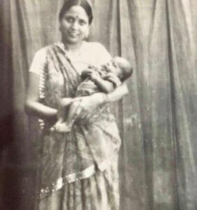 WhatsApp Image 2022 10 05 at 12.19.51 AM Flashback: आधुनिकता और परम्परा का अद्भुत मिश्रण मेरी अम्मा