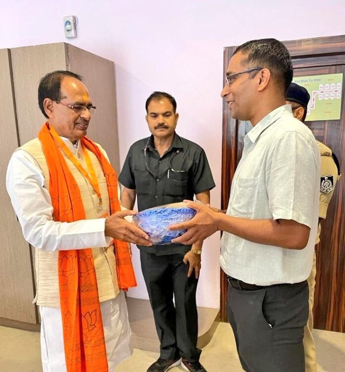 When the collector presented Khurasani tamarind to the Chief Minister