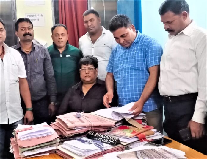 WhatsApp Image 2022-11-02 at 8.25.07 PM Lokayukt Raid : PWD के Engineer को 7 लाख की रिश्वत लेते पकड़ा!