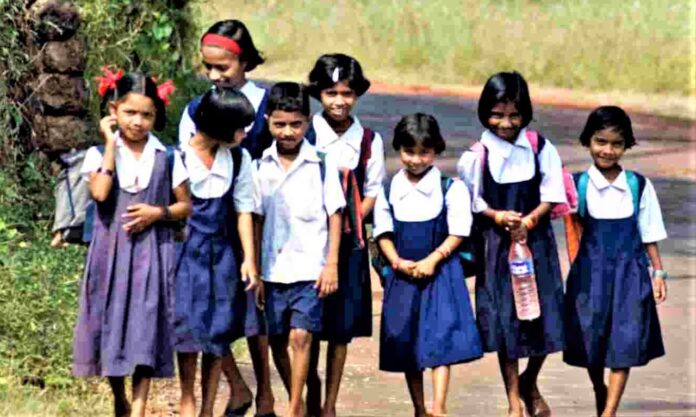 school Exam Crisis : जिन स्कूलों की मान्यता रद्द, वहां के बच्चे परीक्षा कैसे देंगे!