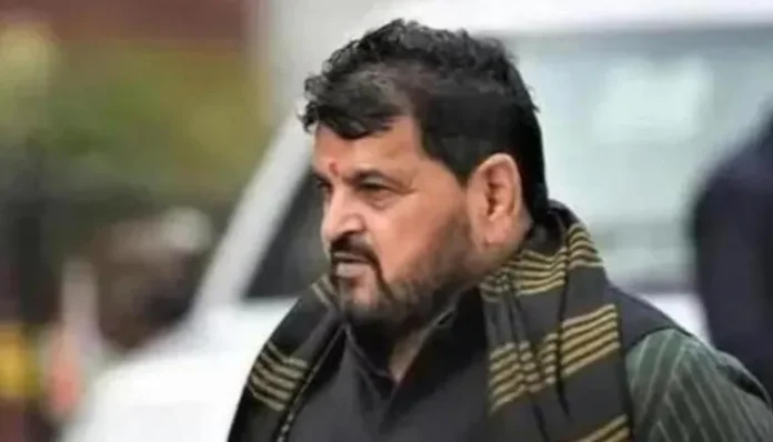 1685897794647cc242b50d9 Sexual Exploitation: BJP सांसद बृजभूषण शरण सिंह के खिलाफ नाबालिग महिला रेसलर ने ली शिकायत वापस !