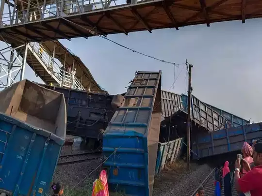 three-die-as-goods-train-derails-in-odisha39s-jaipur-95650426