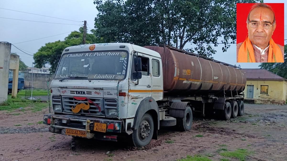 03_08_2023-mla_dewas_accident2_202383_222842