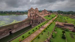 Jahaz Mahal Mandu रविवारीय गपशप: दिनभर राजा-रानी की कहानियां और रात का डर!