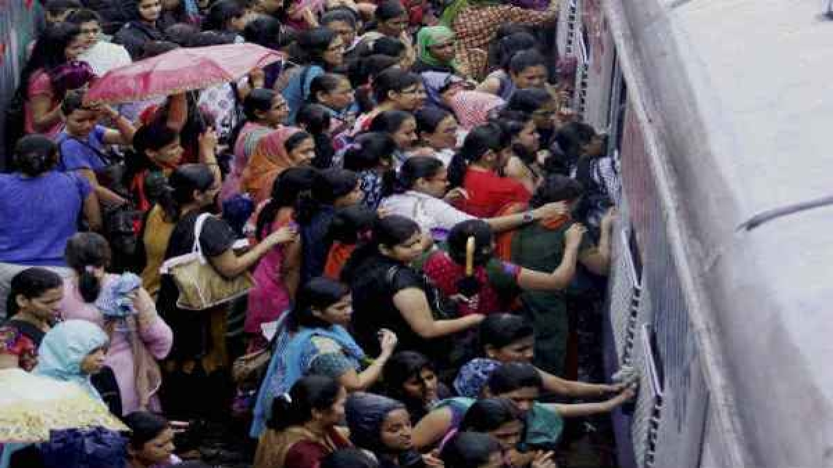 train-crowd-600-1602854764