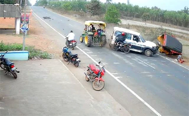 Overtake Kills 7 People