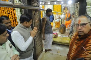 IMG 20240124 WA0043 CM Dr. Yadav along with officials inspected the construction work of external and internal area of Mahakaleshwar temple
