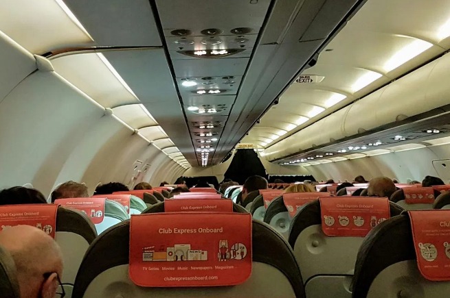 Took Leave Saying Sick, Met Boss in Flight Took Leave Saying Sick, Met Boss in Flight