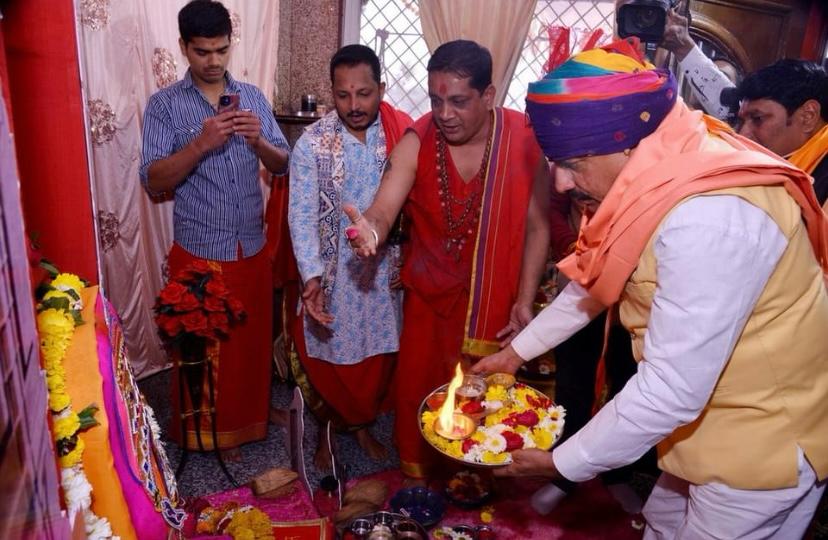 WhatsApp Image 2024-01-21 at 3.34.58 PM मुख्यमंत्री डॉ.यादव ने मायापति हनुमान मन्दिर में पूजा-अर्चना की, प्रदेशवासियों के लिये मंगलकामना की