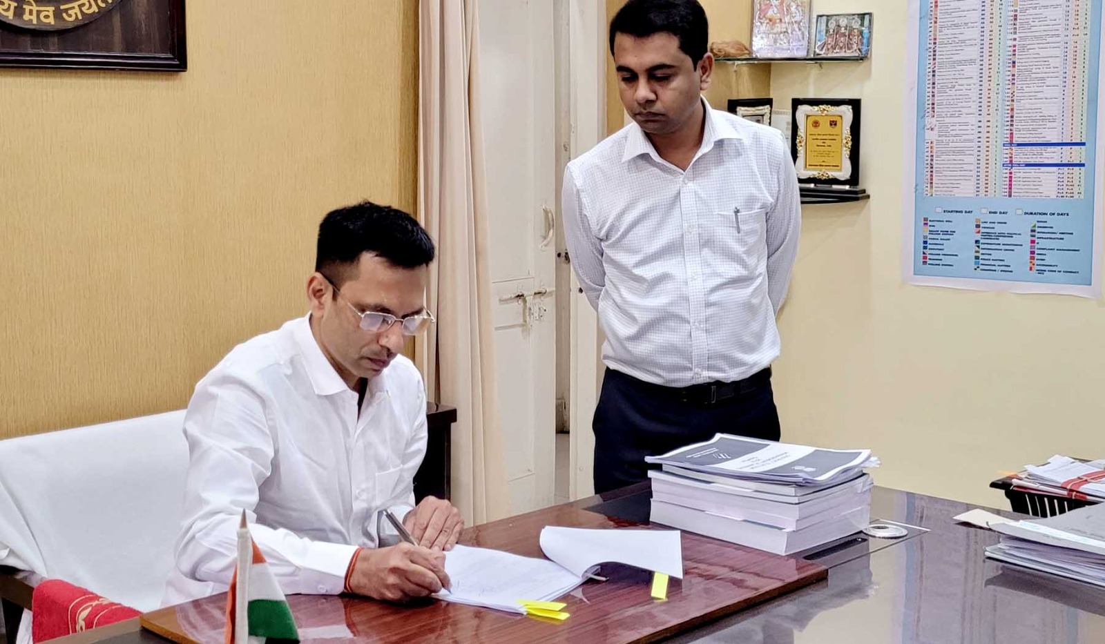 ias-kochhar-took-charge-of-collector ias-kochhar-took-charge-of-collector