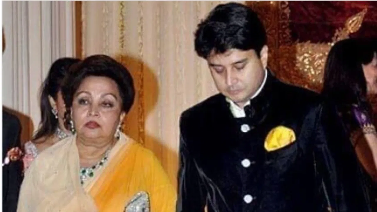 jyotiraditya-scindia-mother-madhavi-raje-scindia-