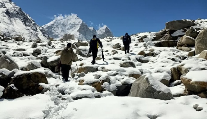 ट्रेकिंग