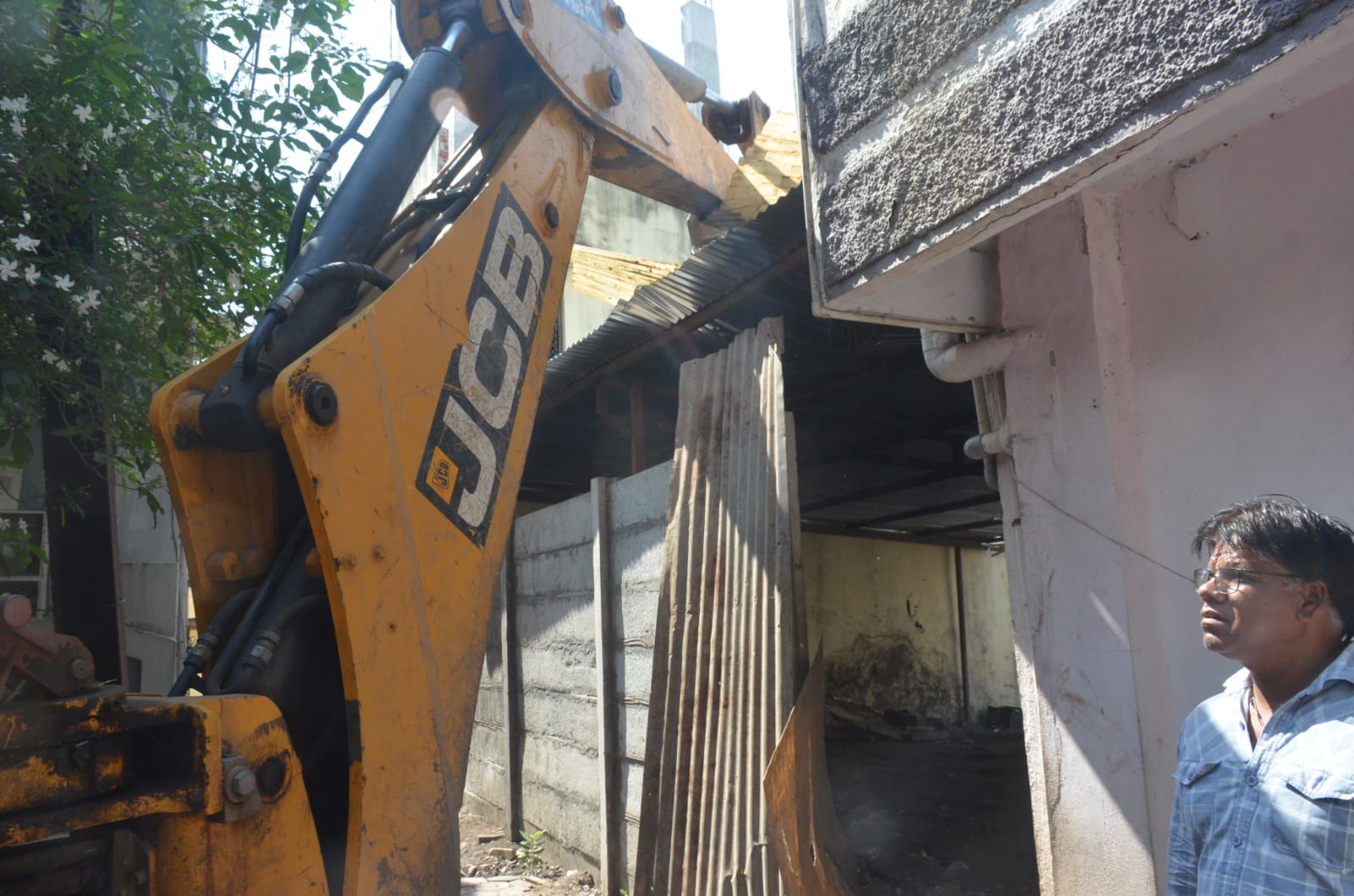 IMG-20241017-WA0005 Bulldozer Hits Animal Shed