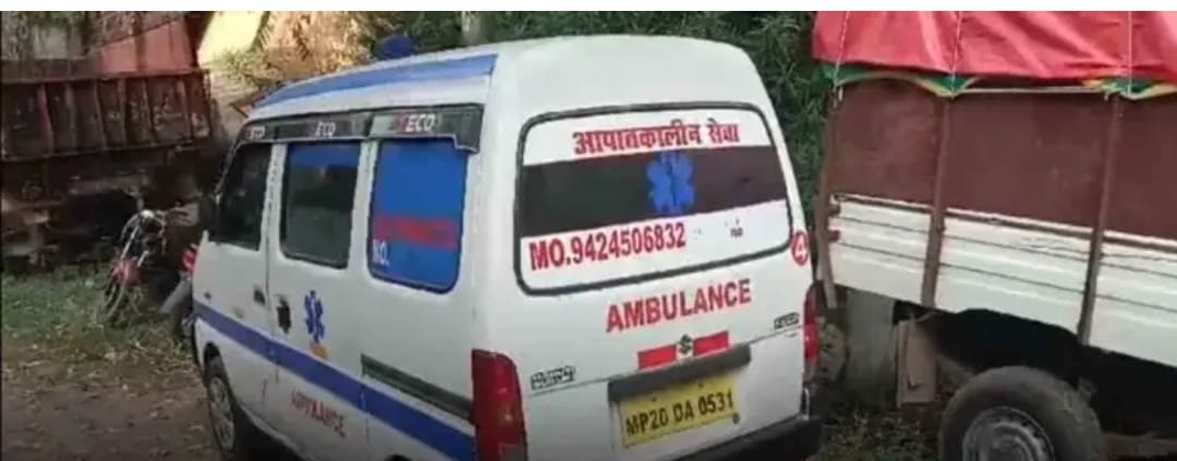 WhatsApp Image 2024-10-25 at 13.14.02 Illegal Liquor in Ambulance