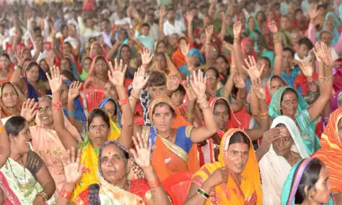 crowd-hindu-500x300