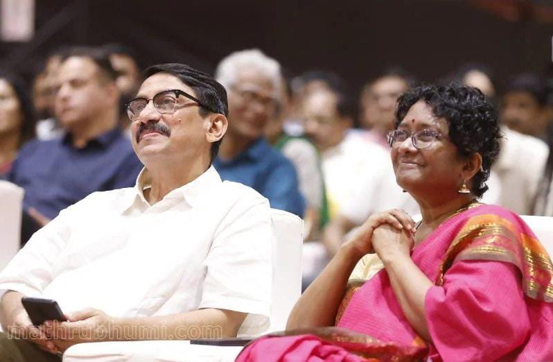 Reply to Those who Comment on IAS Color