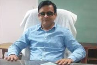 IMG 20250608 WA0105 Kissa-A-IAS : IAS Ajit Kumar Yadav: देख नहीं सकते - सिस्टम से लड़कर हासिल की कुर्सी! आज है कमिश्नर