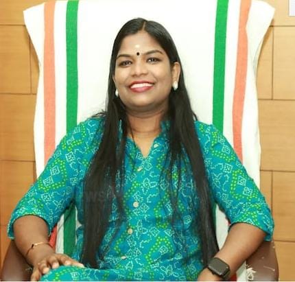 IMG 20250831 WA0162 Kissa-A-IAS:IAS Sreedhanya Suresh: इस राज्य की पहली आदिवासी महिला बनी IAS, माता-पिता मनरेगा में करते थे मजदूरी
