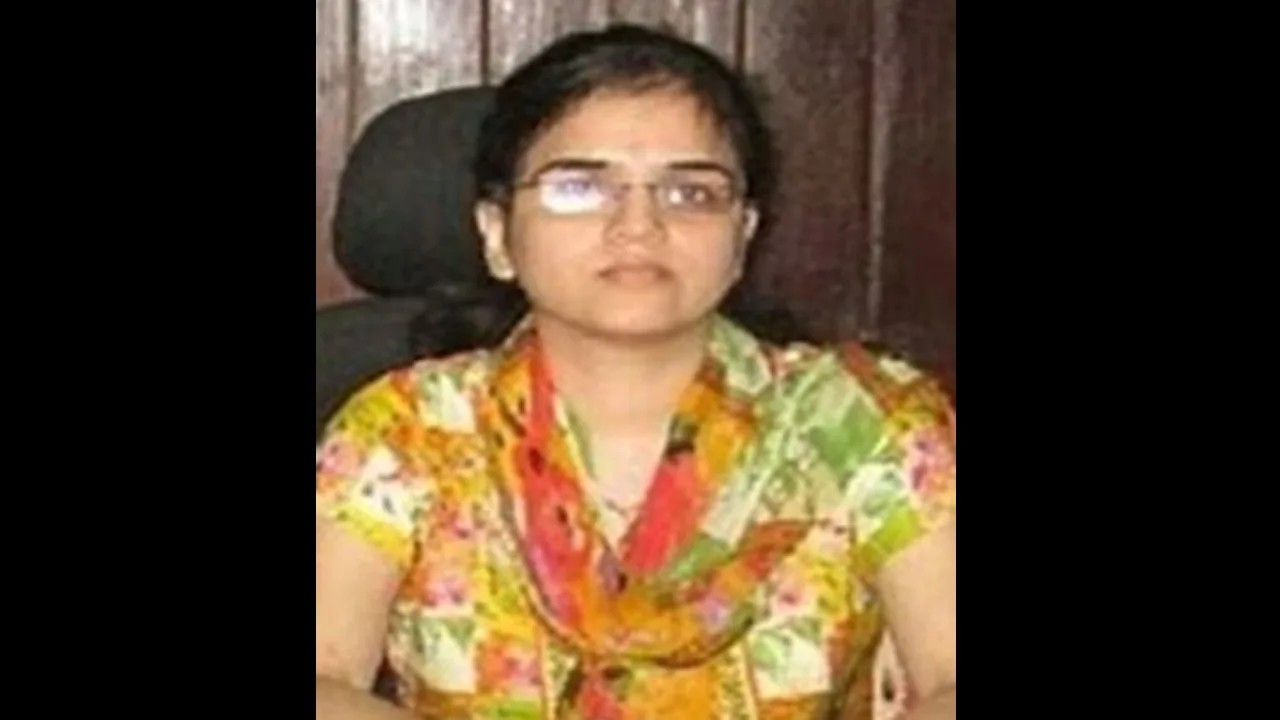 IAS officer Isha Khosla IAS officer Isha Khosla