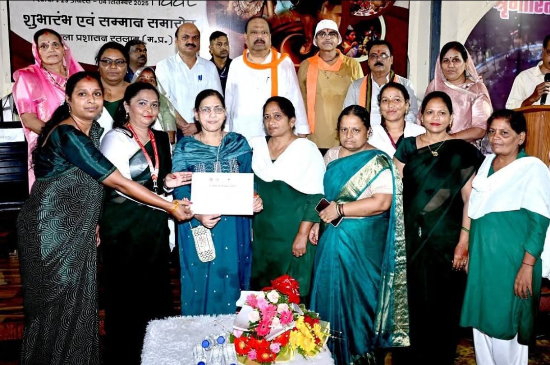 WhatsApp Image 2025-08-30 at 14.44.33 Historical Rose Circle