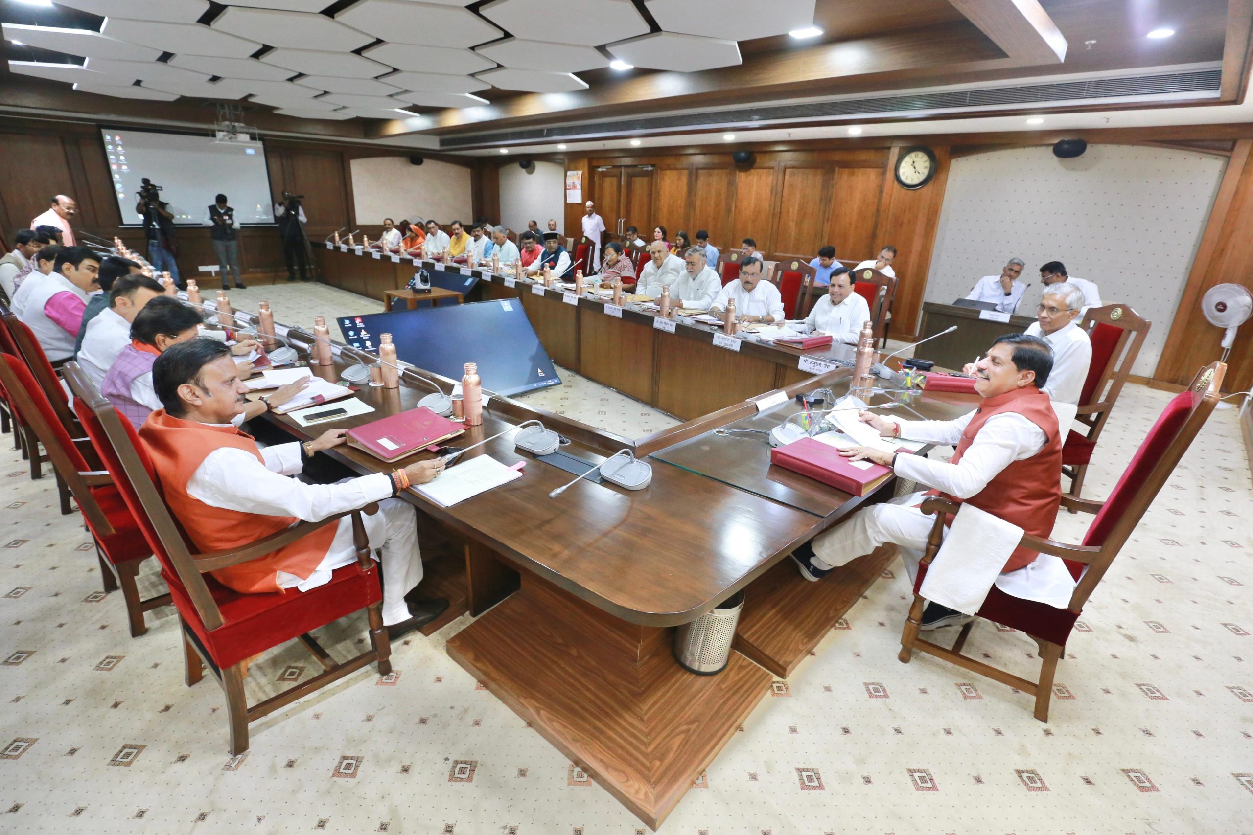 CM Dr.Yadav addresses Ministers Before Cabinet CM Dr.Yadav addresses Ministers Before Cabinet