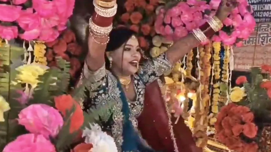 Unique Wedding-Bride Barat Unique Wedding-Bride Barat