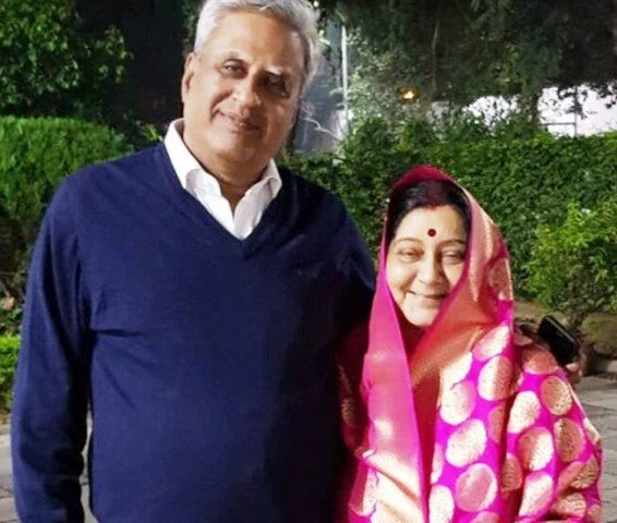Swaraj Kaushal with his wife Swaraj Kaushal with his wife