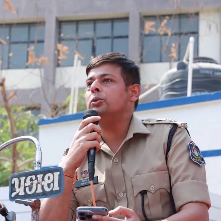 IMG 20260315 WA0003 Kissa-A-IPS: गुजरात में क्यों सुर्खियों में हैं IPS Nirlipt Rai!