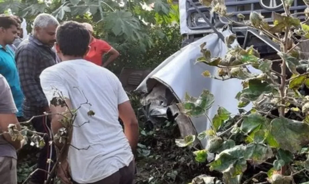 barwani-road-accident-2026-04-21-17-13-04