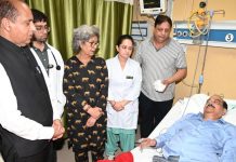 BJP MP Harsh Mahajan Hospitalized: शिमला में धरना-प्रदर्शन के दौरान बिगड़ी भाजपा सांसद हर्ष महाजन की तबीयत, IGMC में भर्ती