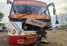 दमोह-जबलपुर स्टेट हाईवे पर बस कार की भीषण टक्कर, 3 की मौत
