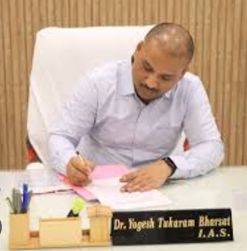 कलेक्टर डॉ. भरसट
