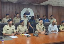Ratlam Police Achieves Success : 40 लाख रुपए की लूट का 24 घंटे में खुलासा, साजिशकर्ता कर्मचारी पकड़ाया, पूरी राशि बरामद!