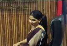 औरैया: दारोगा की बहू ने SP की कुर्सी पर बैठकर बनाई REEL,वीडियो वायरल होने से मचा हड़कंप, पुलिस के संज्ञान लेने पर महिला ने मांगी माफी